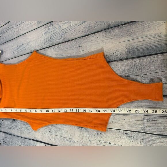 NWT Show Me Your Mumu Burnt Orange Ribbed Turtleneck Sleeveless Bodysuit XS - Picture 8 of 9